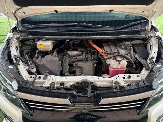 TOYOTA VOXY HYBRID 2016 Image 31