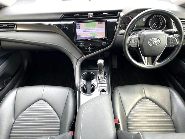 TOYOTA CAMRY HYBRID 2018 Image 31