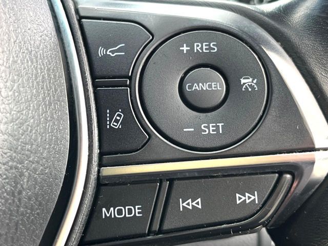 TOYOTA CAMRY HYBRID 2018 Image 31