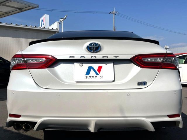 TOYOTA CAMRY HYBRID 2018 Image 31