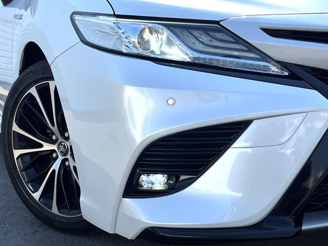 TOYOTA CAMRY HYBRID 2018 Image 31