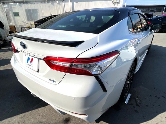 TOYOTA CAMRY HYBRID 2018 Image 31
