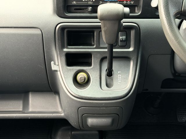 DAIHATSU HIJET CARGO 2014 Image 31