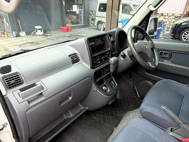 DAIHATSU HIJET CARGO 2014 Image 31