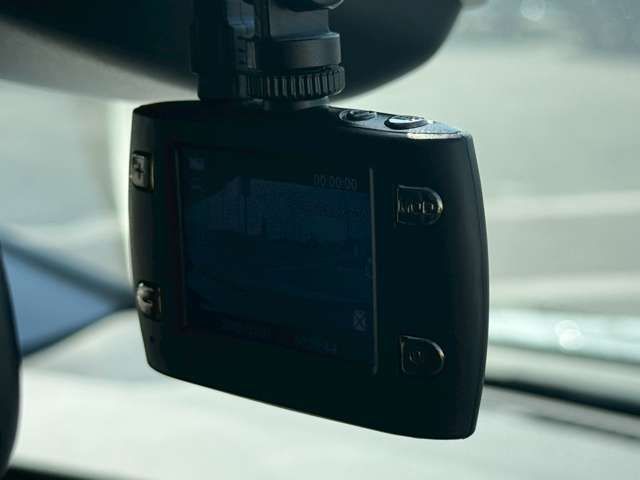 TOYOTA PRIUS 2016 Image 31