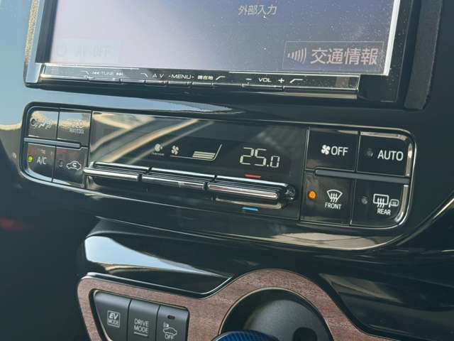 TOYOTA PRIUS 2016 Image 31