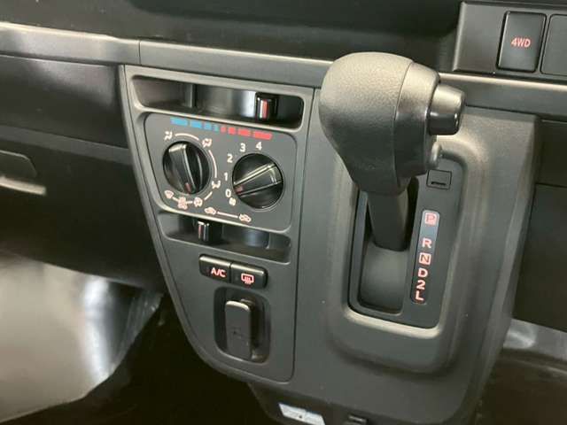 DAIHATSU HIJET CARGO 4WD 2020 Image 31