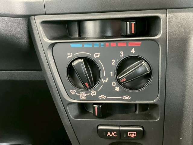 DAIHATSU HIJET CARGO 4WD 2020 Image 31