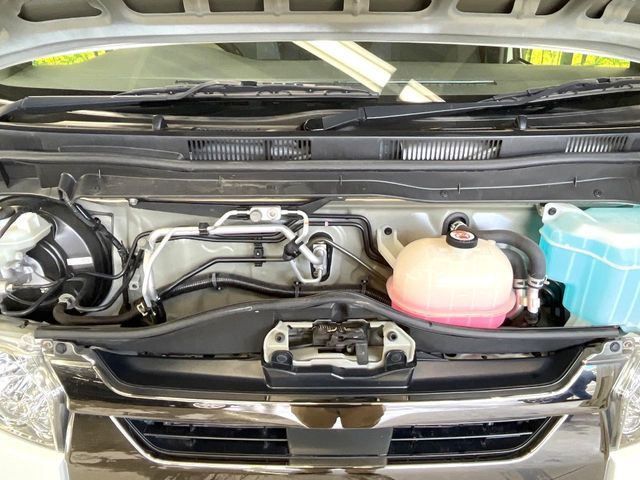 TOYOTA HIACE VAN 2WD 2021 Image 31