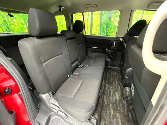 TOYOTA ISIS 2013 Image 31