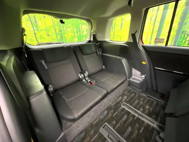 TOYOTA ISIS 2013 Image 31