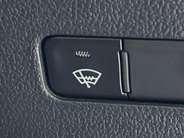 TOYOTA PRIUS 4WD 2018 Image 31