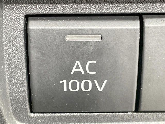 TOYOTA YARIS HYBRID 2023 Image 31