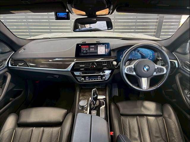 BMW 5SERIES TOURING 2019 Image 31