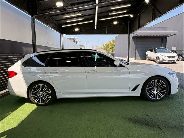 BMW 5SERIES TOURING 2019 Image 31