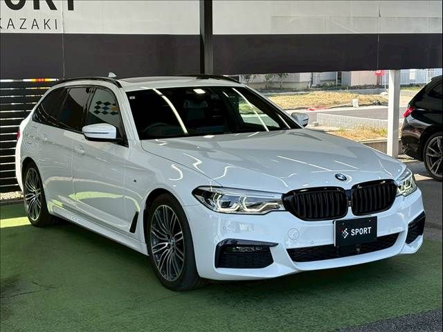 BMW 5SERIES TOURING 2019 Image 31
