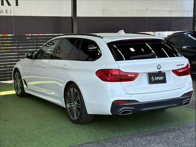 BMW 5SERIES TOURING 2019 Image 31
