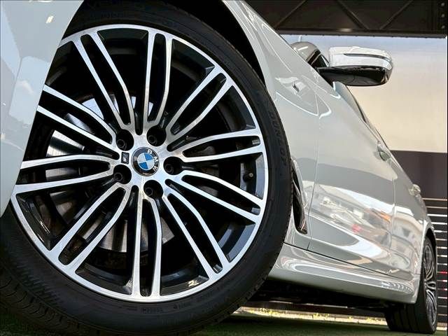 BMW 5SERIES TOURING 2019 Image 31