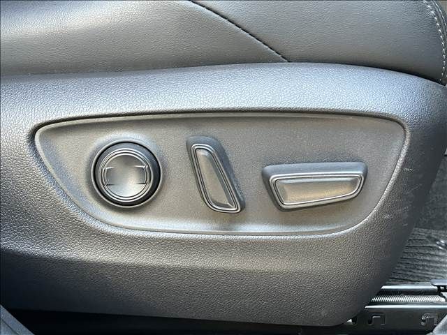 TOYOTA HARRIER 4WD 2023 Image 31