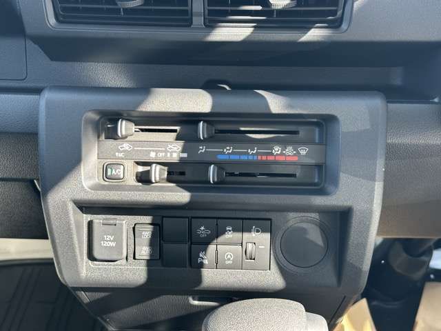 DAIHATSU HIJET TRUCK 4WD 2025 Image 31