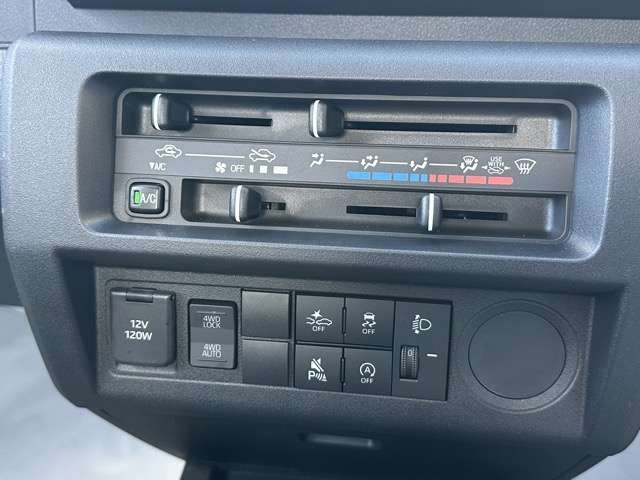 DAIHATSU HIJET TRUCK 4WD 2025 Image 31