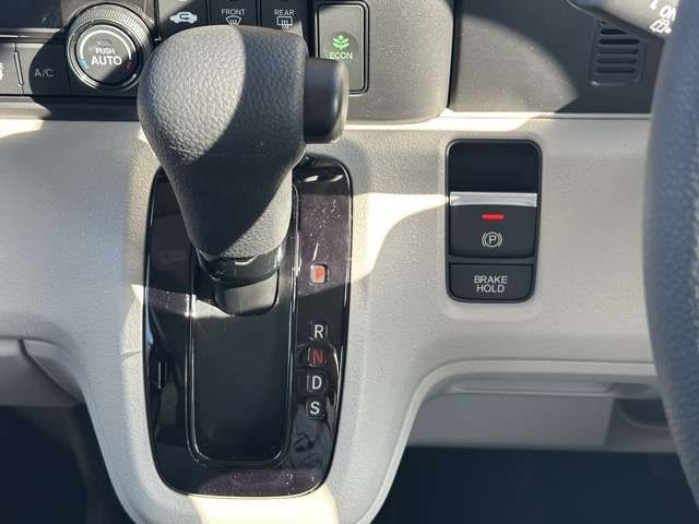 HONDA N BOX 2025 Image 31