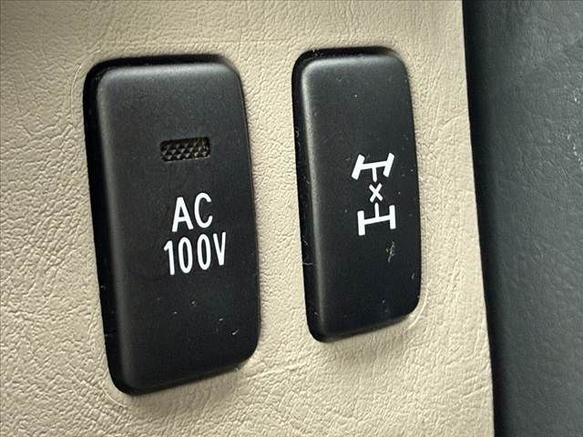 TOYOTA HILUXSURF WAGON 4WD 2005 Image 31