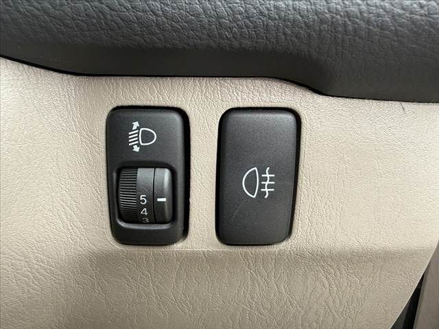 TOYOTA HILUXSURF WAGON 4WD 2005 Image 31