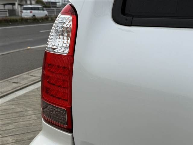 TOYOTA HILUXSURF WAGON 4WD 2005 Image 31