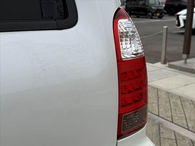 TOYOTA HILUXSURF WAGON 4WD 2005 Image 31