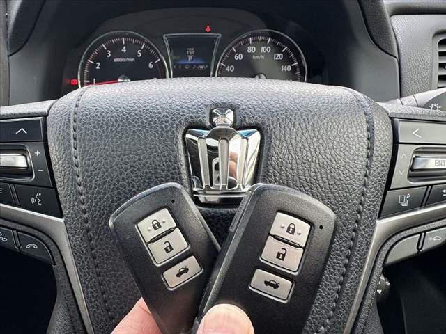 TOYOTA CROWN SEDAN 2015 Image 31