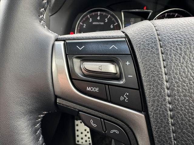 TOYOTA CROWN SEDAN 2015 Image 31