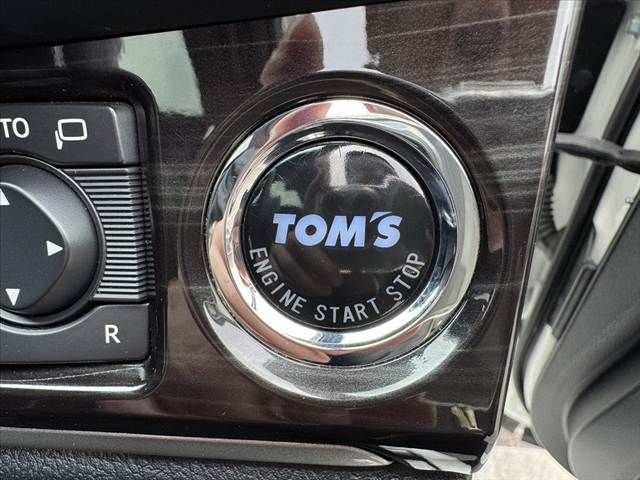 TOYOTA CROWN SEDAN 2015 Image 31