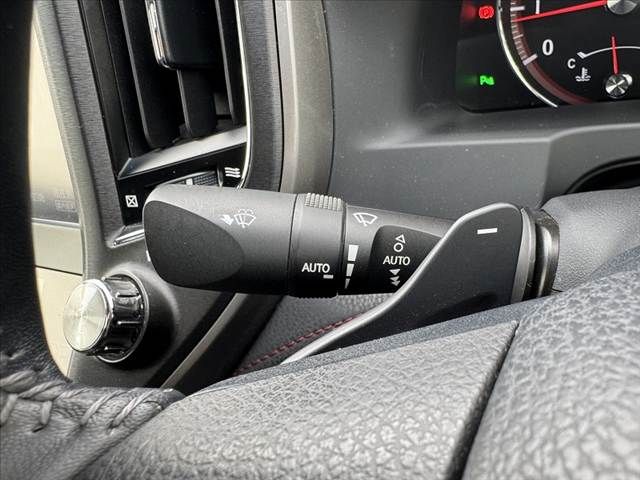 TOYOTA CROWN SEDAN 2015 Image 31