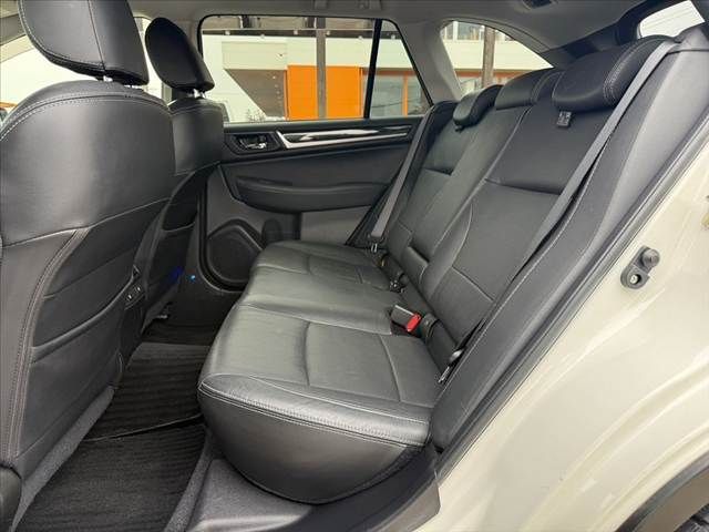 SUBARU LEGACY OUTBACK 2017 Image 31