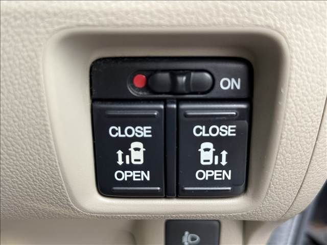 HONDA N BOX 2012 Image 31
