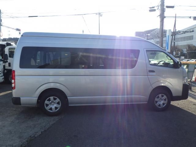 TOYOTA HIACE COMMUTER 4WD 2017 Image 31