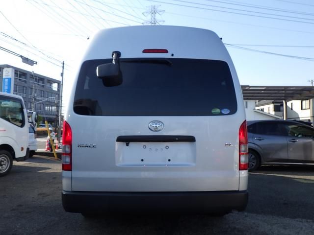TOYOTA HIACE COMMUTER 4WD 2017 Image 31