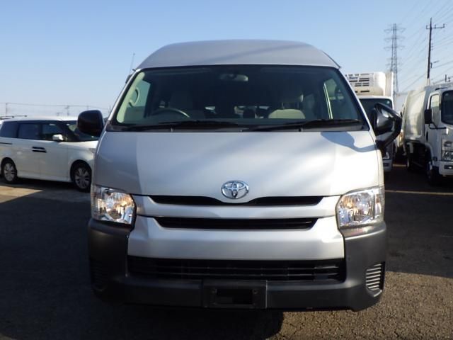 TOYOTA HIACE COMMUTER 4WD 2017 Image 31