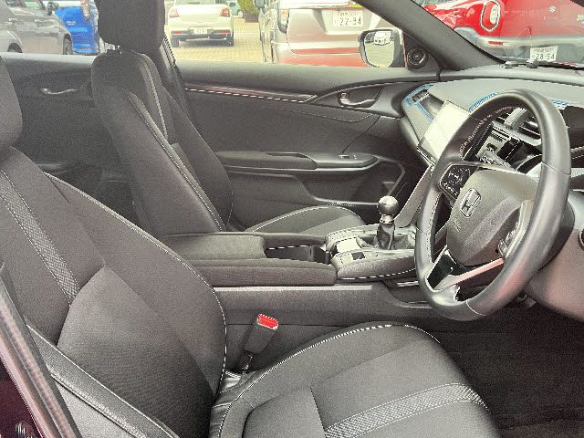 HONDA CIVIC HATCHBACK 2020 Image 31