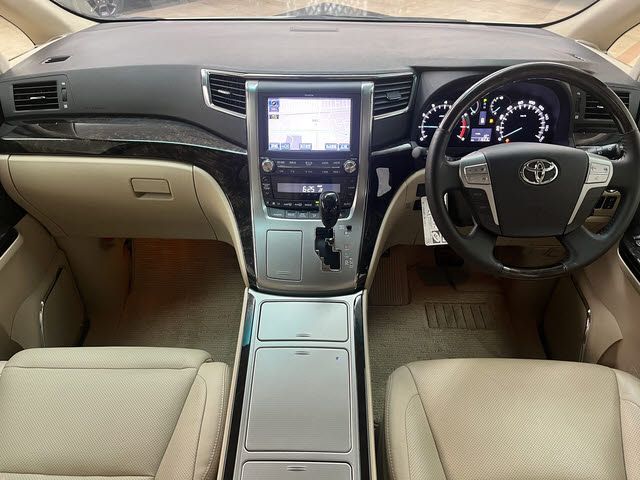 TOYOTA ALPHARD 2012 Image 31