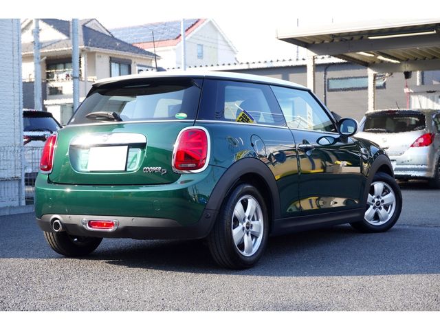 BMW MINI COOPER D 2018 Image 31