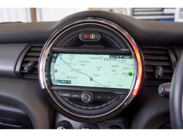 BMW MINI COOPER D 2018 Image 31