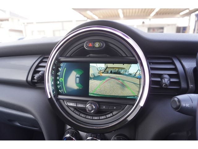 BMW MINI COOPER D 2018 Image 31