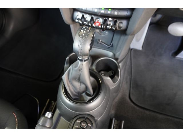 BMW MINI COOPER D 2018 Image 31