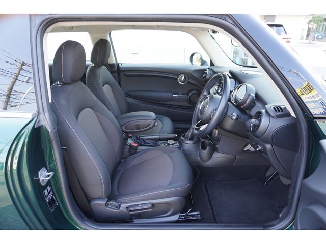 BMW MINI COOPER D 2018 Image 31