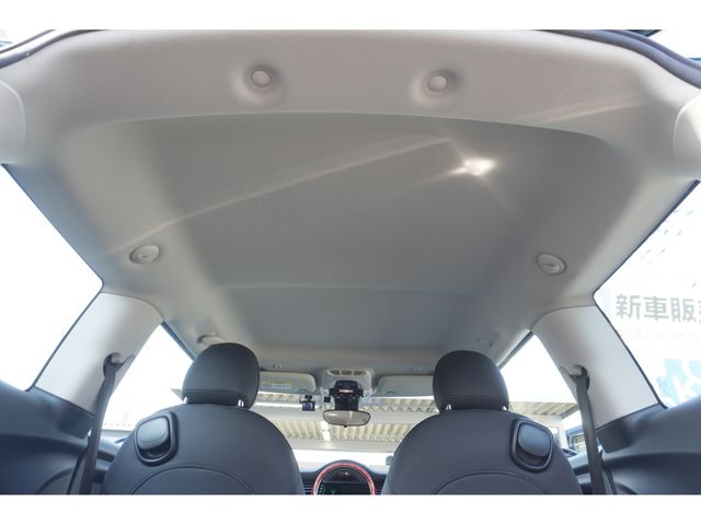 BMW MINI COOPER D 2018 Image 31