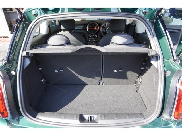 BMW MINI COOPER D 2018 Image 31