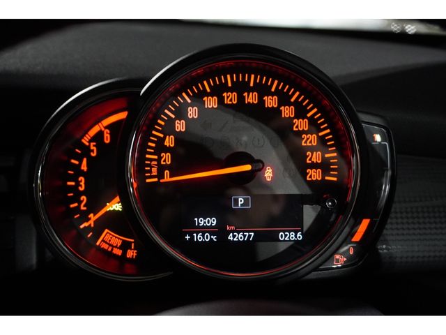 BMW MINI COOPER D 2018 Image 31