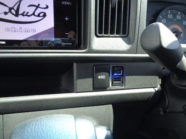 DAIHATSU HIJET DECKVAN 4WD 2021 Image 31